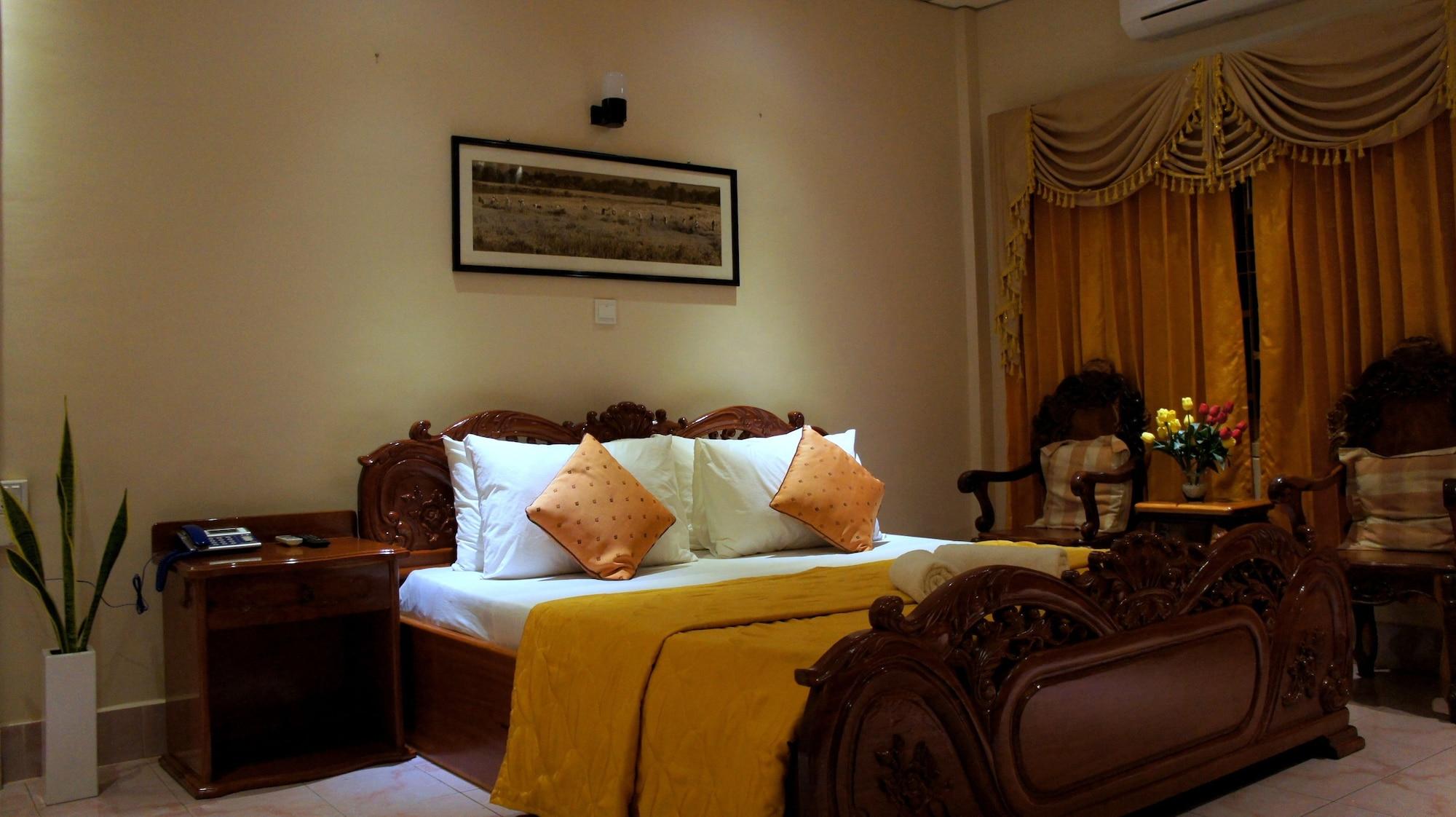 Royal Hotel Battambang Luaran gambar