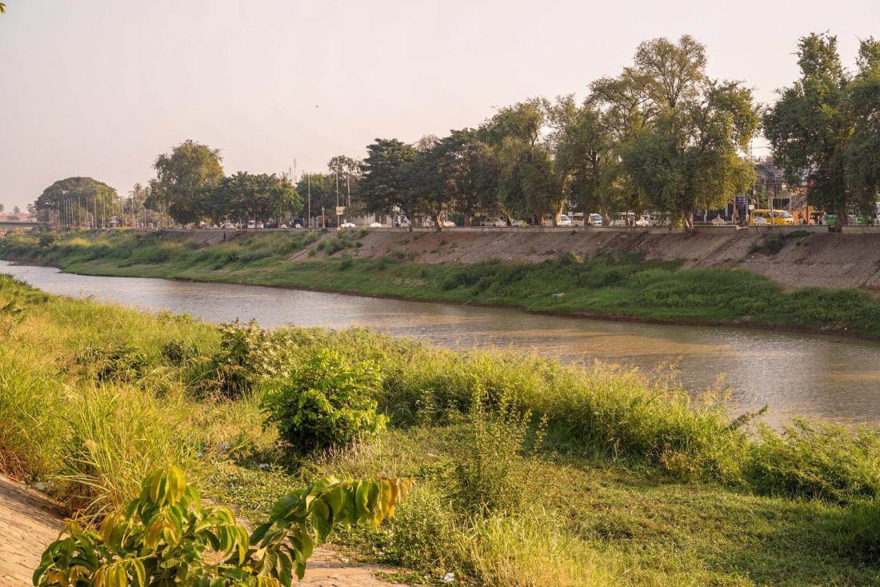 Royal Hotel Battambang Luaran gambar